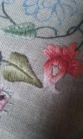 blog leaves and bud embroidery